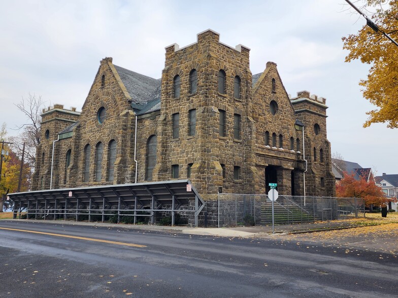 Primary Photo Of 805 6th Ave, Lewiston Religious Facility For Sale