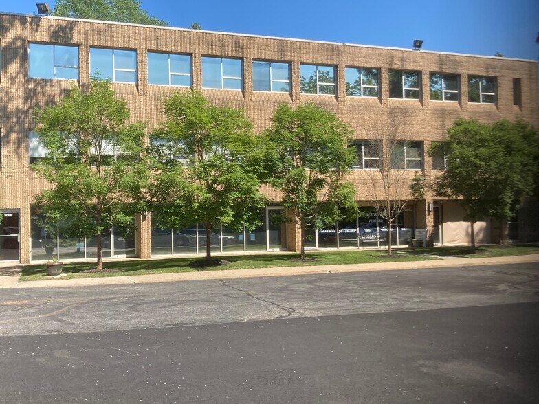 Primary Photo Of 914 Mount Kemble Ave, Morristown Office Residential For Lease