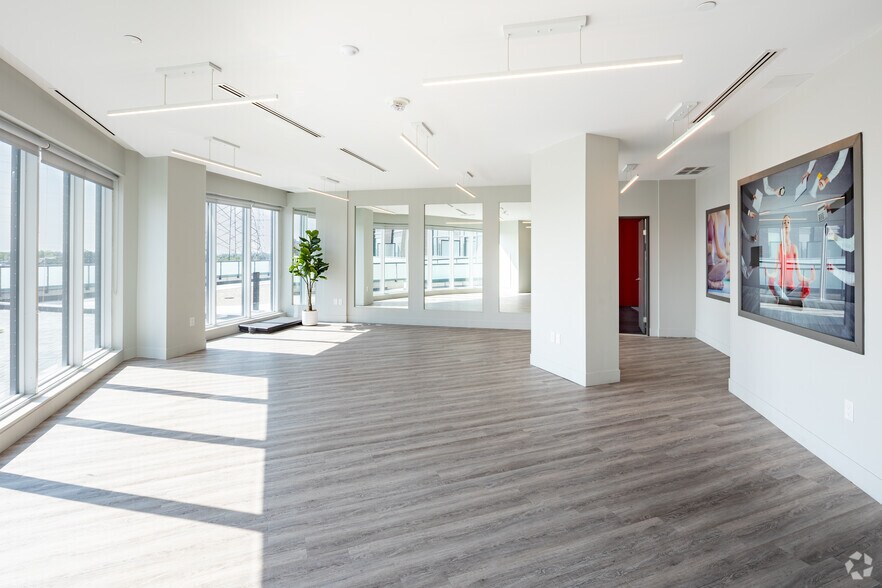 More Photos Of 5 Zappacosta Dr, Toronto Apartments For Lease