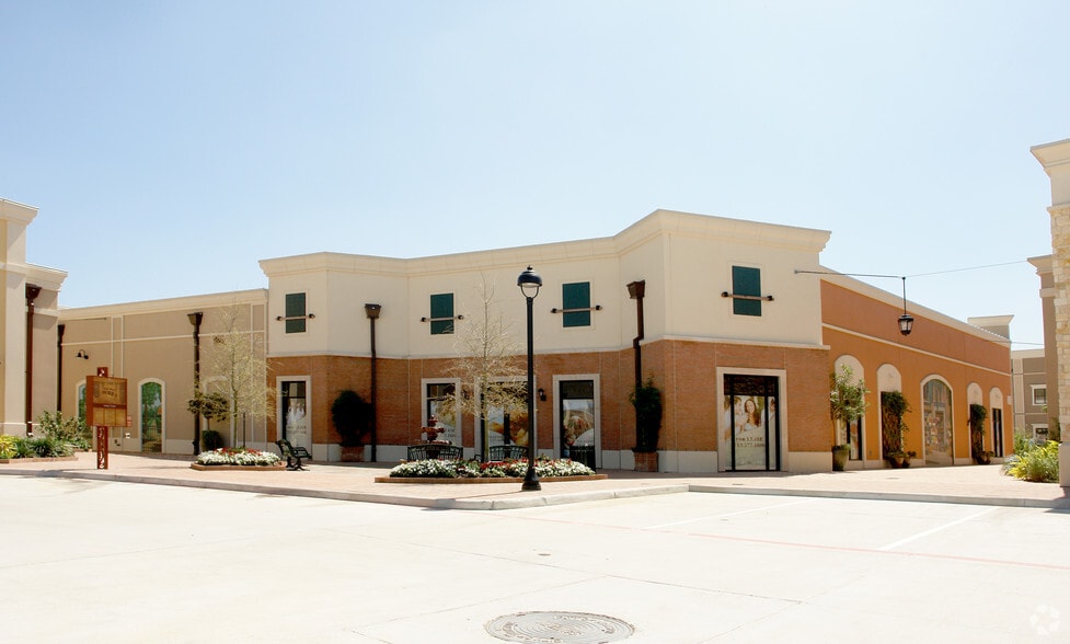 More Photos Of 10919-10927 Louetta Rd, Houston Unknown For Lease