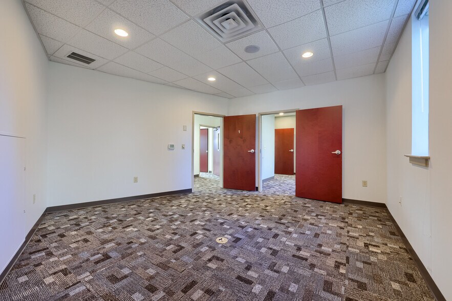 More Photos Of 1864 Oregon Pike, Lancaster Office For Sale