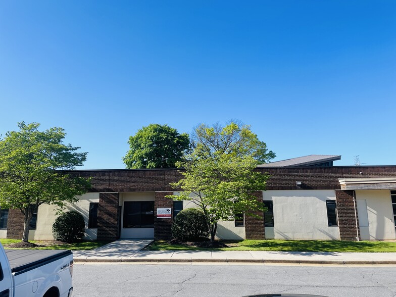 Primary Photo Of 195 Thomas Johnson Dr, Frederick Medical For Lease