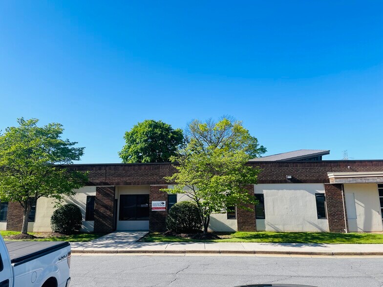 More Photos Of 195 Thomas Johnson Dr, Frederick Medical For Lease