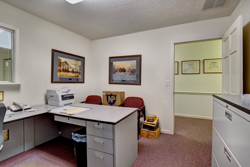 More Photos Of 14 Medical Center Dr SW, Supply Medical For Sale