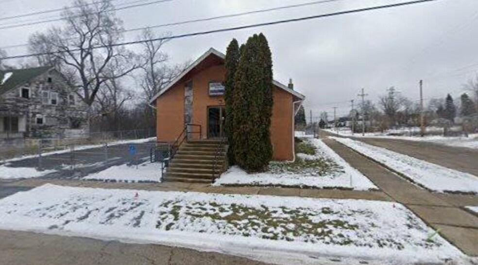 More Photos Of 802 E Baltimore Blvd, Flint Specialty For Sale