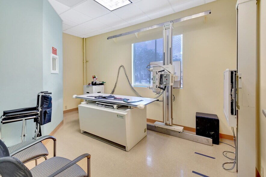 More Photos Of 15300 S Jog Rd, Delray Beach Medical For Lease