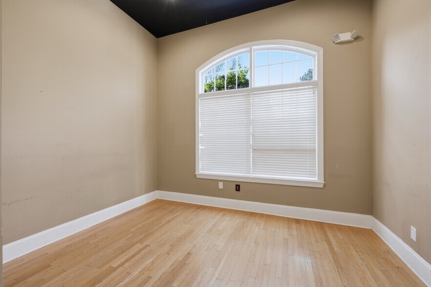 More Photos Of 6470 Georgia 400, Cumming Medical For Sale