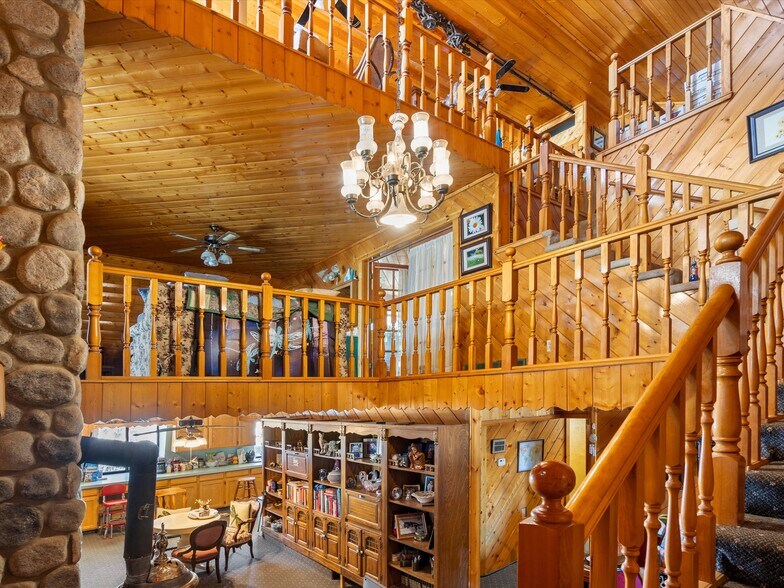 More Photos Of 900 S Highway 39, Huntsville Restaurant For Sale