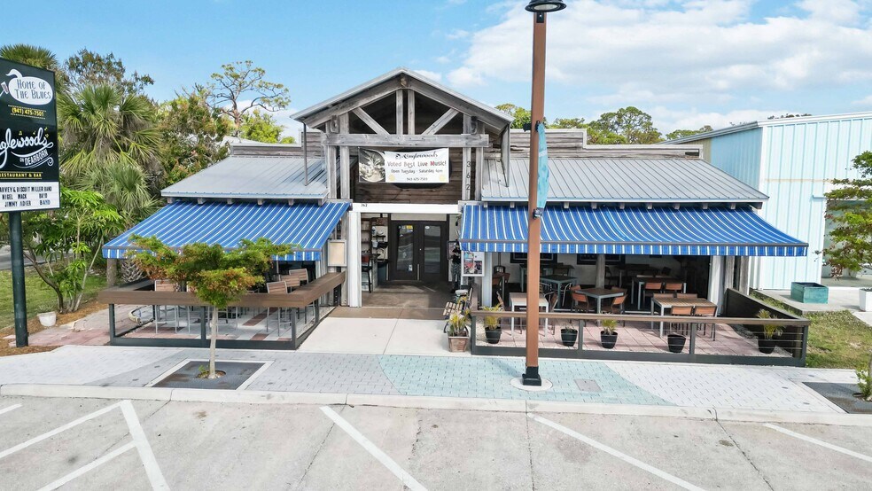 More Photos Of 362 W Dearborn St, Englewood Storefront For Sale