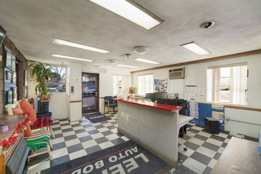 More Photos Of 15 York Ave, Pawtucket Auto Repair For Sale