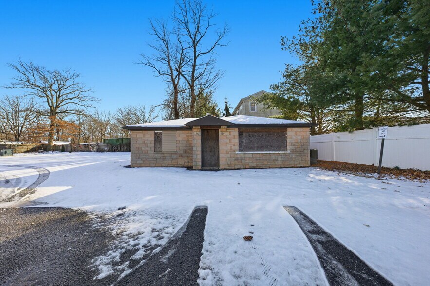 More Photos Of 238 Highway 34, Old Bridge Storefront Retail Residential For Sale