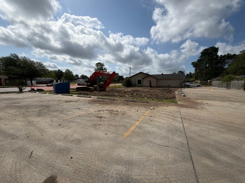 More Photos Of 2401 N 16th St, Orange Land For Sale
