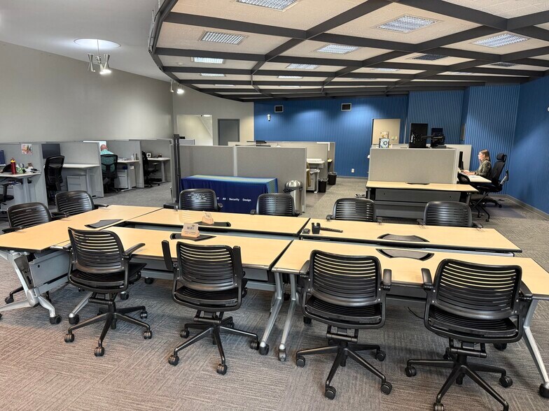 More Photos Of 916 Monmouth St, Newport Office For Lease