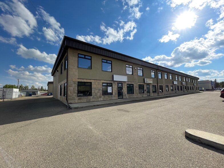 Primary Photo Of 4731 61 St, Red Deer Service For Lease