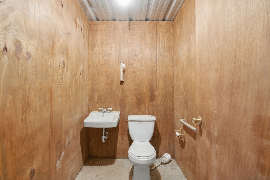 More Photos Of 10465 Elizas Rd, Saint George Horse Stables For Sale
