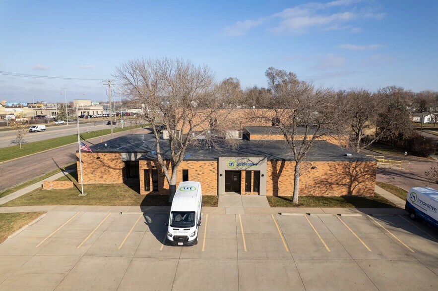 More Photos Of 621 W Russell St, Sioux Falls Office For Lease