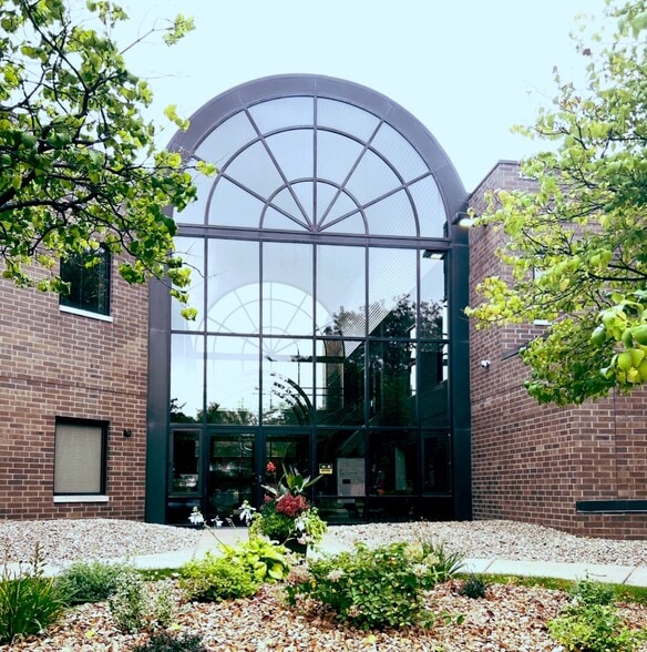 More Photos Of 12345 Portland Ave, Burnsville Flex For Lease