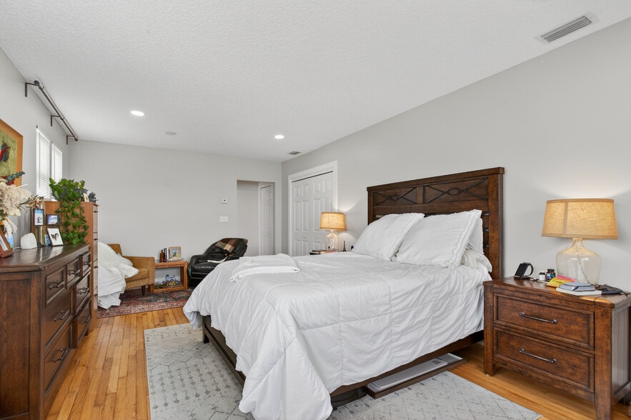 More Photos Of 123 Margaret St, Neptune Beach Multifamily For Sale