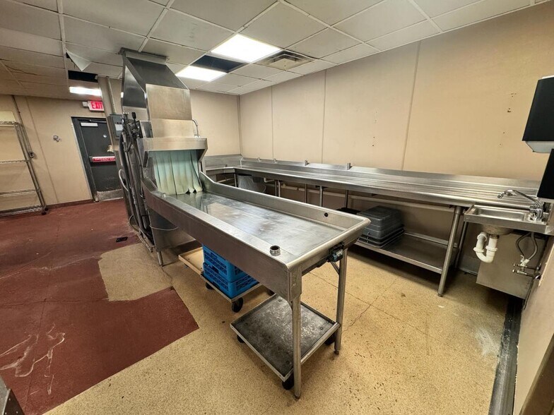 More Photos Of 1181 Stone Dr, Harrison Restaurant For Sale