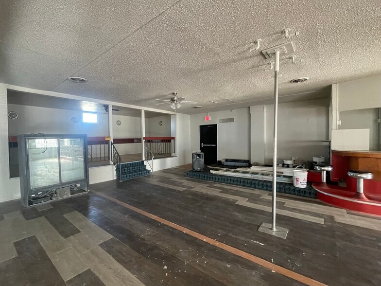 More Photos Of 310 Main st, Granger General Retail For Lease