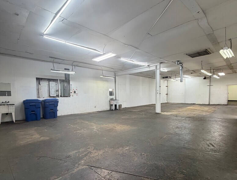 More Photos Of 3655 Beverly Blvd, Los Angeles Storefront For Lease