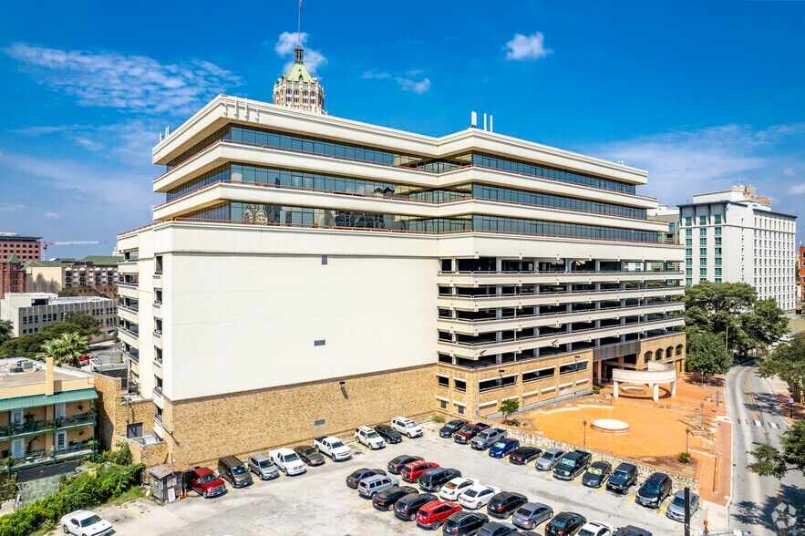 Primary Photo Of 146 Navarro St, San Antonio Office For Sale