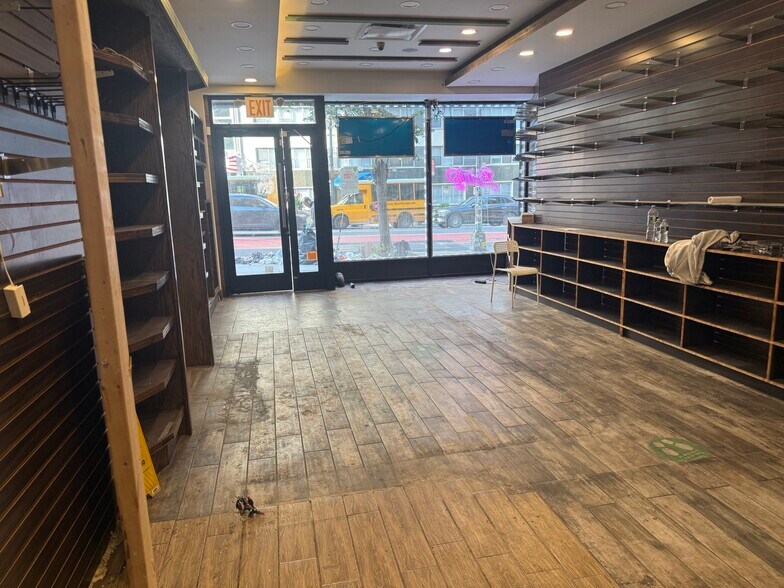 More Photos Of 51 E 34th St, New York Apartments For Lease