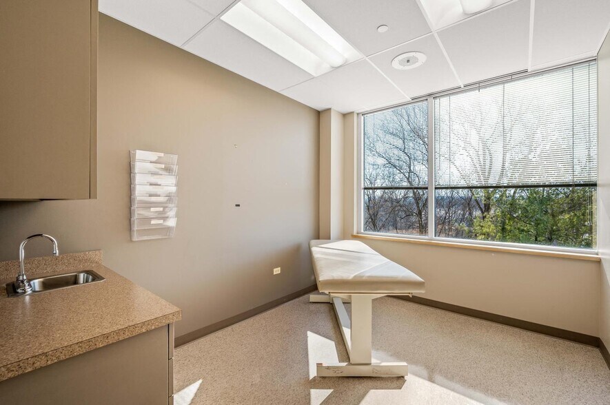 More Photos Of 505 Eagleview Blvd, Exton Unknown For Lease