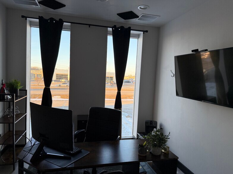 More Photos Of 3003 W College Ave, Appleton Office For Lease