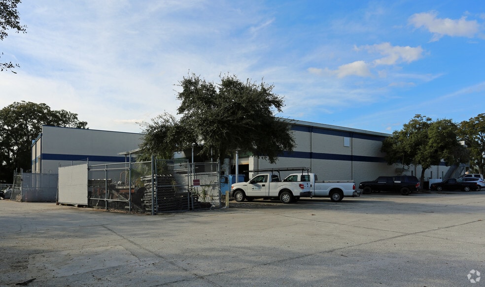 More Photos Of 8207-8265 Causeway Blvd, Tampa Manufacturing For Lease