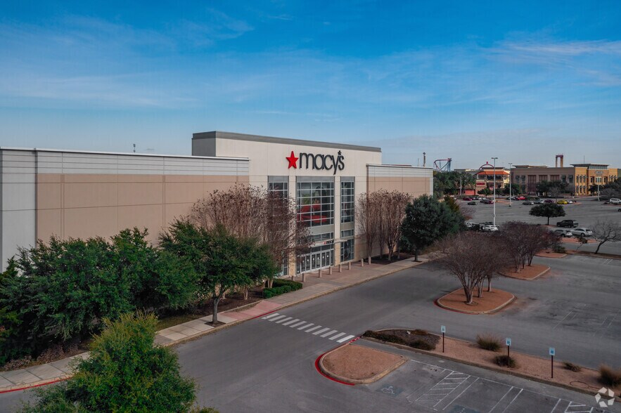 More Photos Of 15900 La Cantera Pky, San Antonio Unknown For Lease