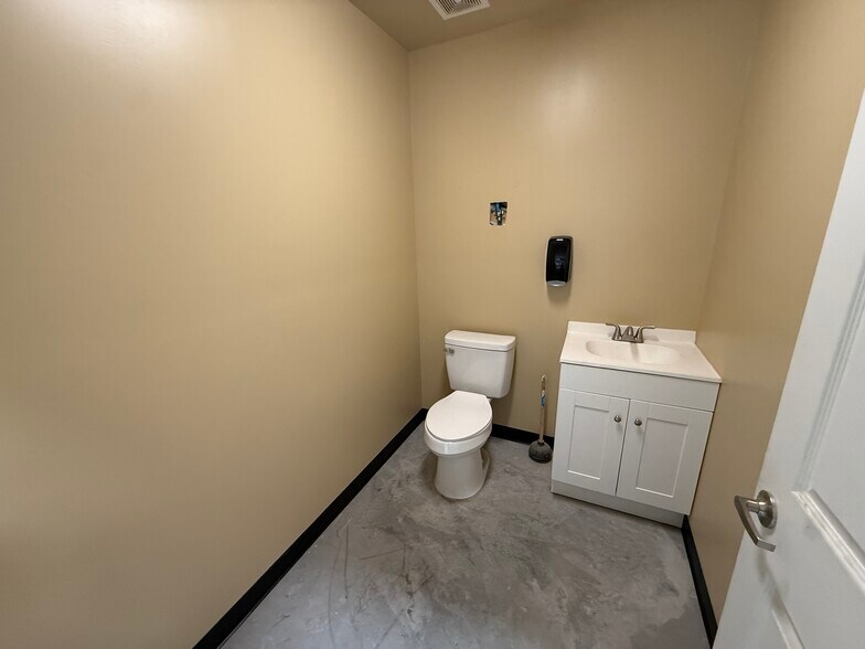 More Photos Of 141 El Chanate Dr, Canutillo Service For Lease