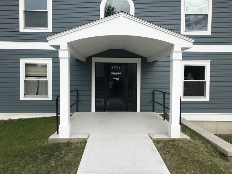 More Photos Of 630 Turnpike St, North Andover Office For Lease