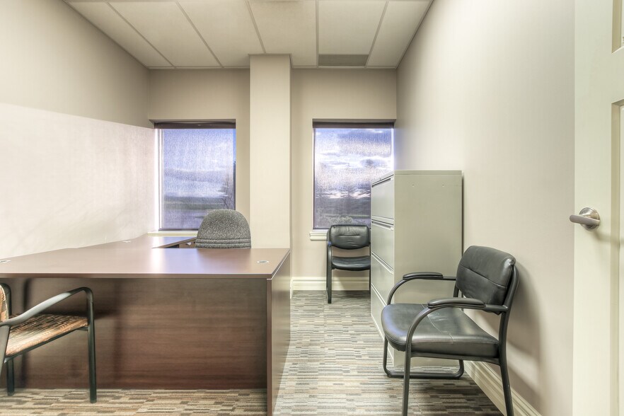 More Photos Of 402084 81st St, Foothills No 31 Office For Lease