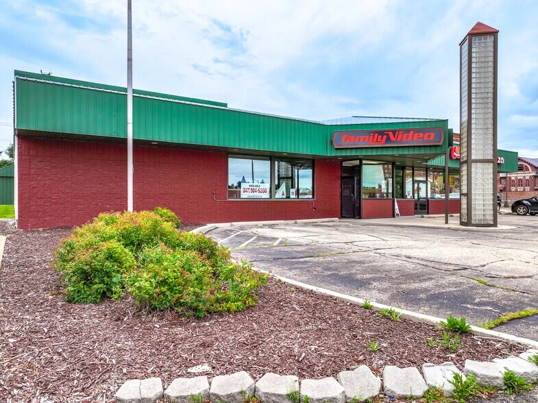 More Photos Of 112 W Maple Ave, Beaver Dam Freestanding For Lease