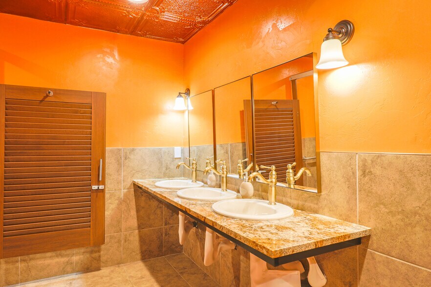 More Photos Of 290-292 N Huachuca Blvd, Huachuca City Restaurant For Sale