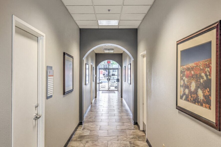 More Photos Of 2870 S Maryland Pky, Las Vegas Medical For Lease