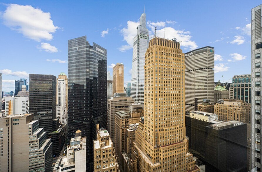More Photos Of 622 Third Ave, New York Office For Lease