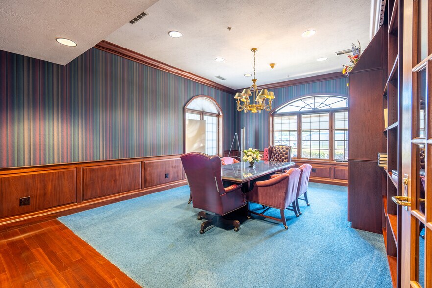 More Photos Of 700 S College Ave, Bloomington Office For Sale