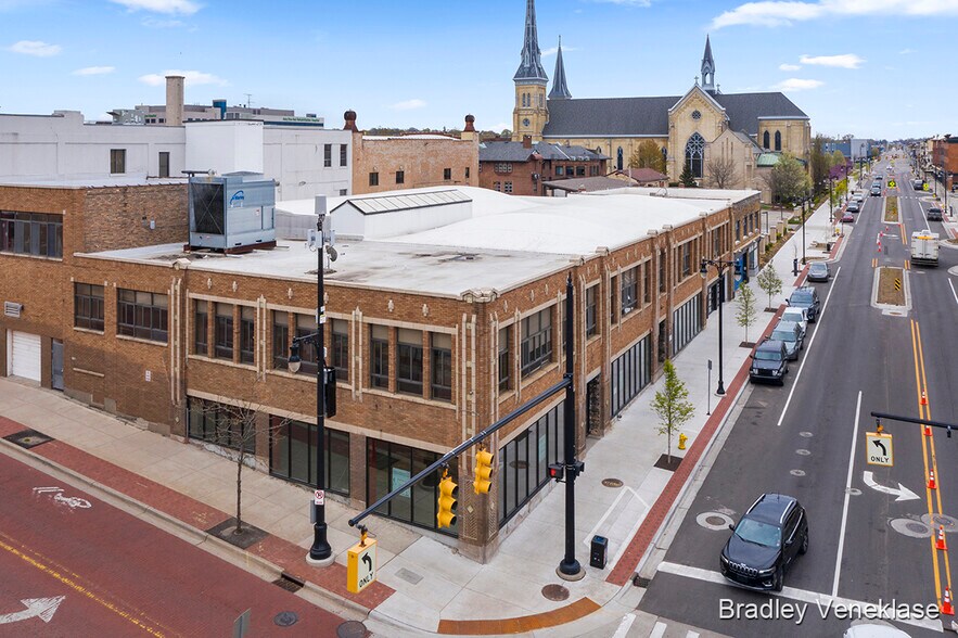 More Photos Of 200 S Division Ave, Grand Rapids Storefront Retail Office For Lease