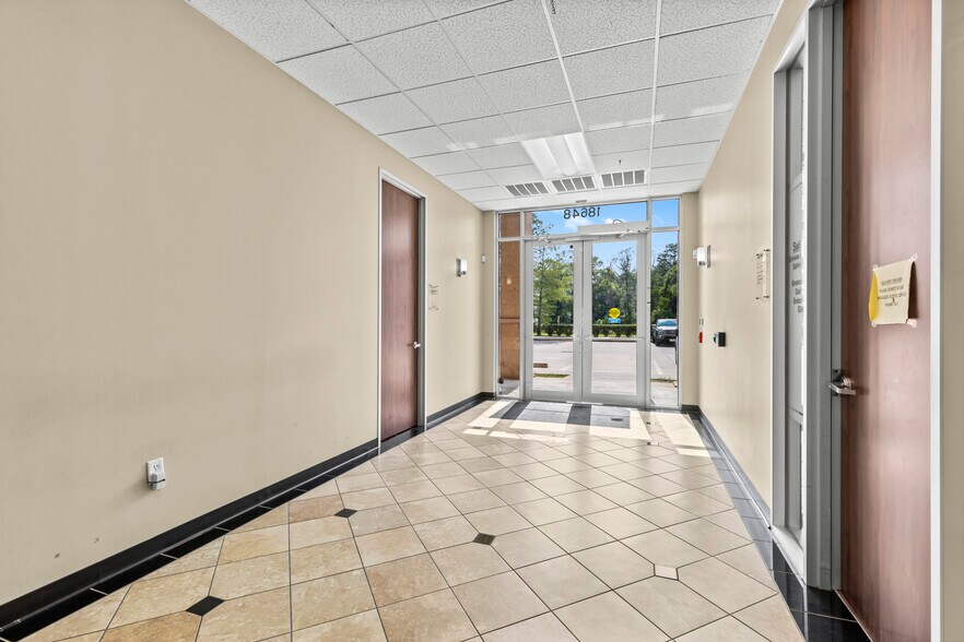 More Photos Of 18648 McKay Dr, Humble Medical For Lease