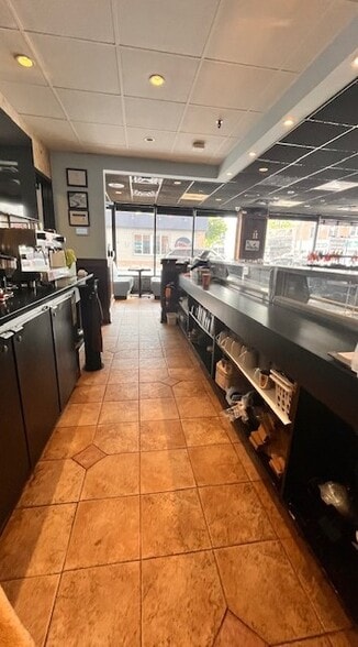 More Photos Of 1 W Main St, Bay Shore Storefront Retail Residential For Lease