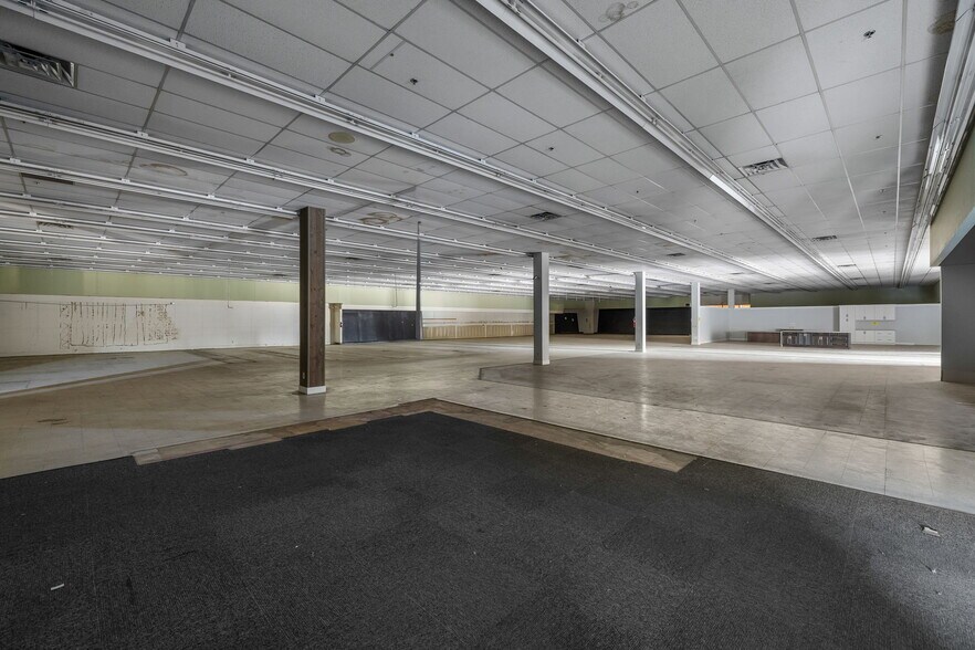 More Photos Of 1045 Twin View Blvd, Redding Freestanding For Sale