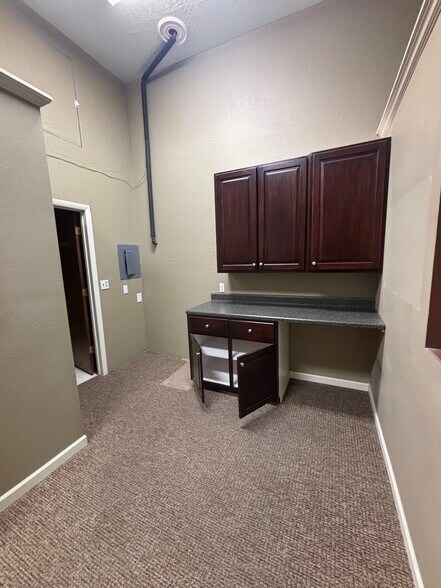 More Photos Of 920 Caldwell Blvd, Nampa Unknown For Lease