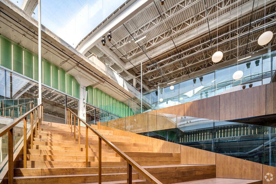 More Photos Of 401 Franklin St, Houston General Retail For Lease