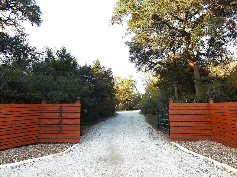 More Photos Of 4443 US 90, Alleyton Flex For Sale