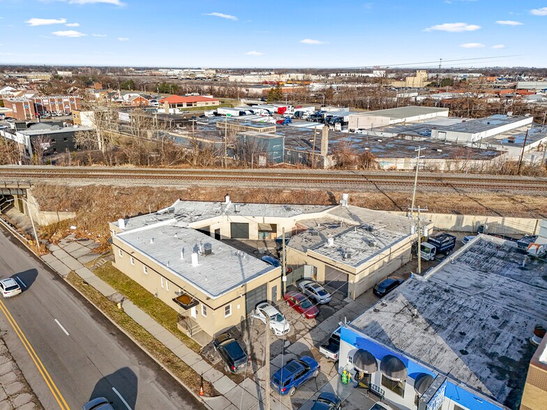 More Photos Of 5420 Oakman Blvd, Dearborn Warehouse For Sale