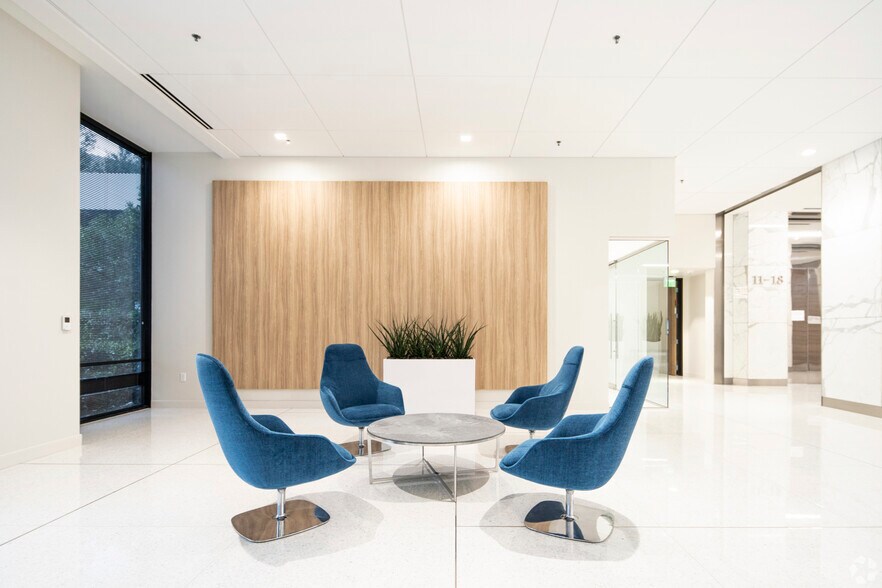More Photos Of 12377 Merit Dr, Dallas Office For Lease