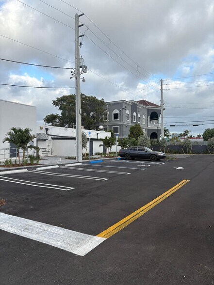More Photos Of 2215 N Federal Hwy, Hollywood Restaurant For Sale
