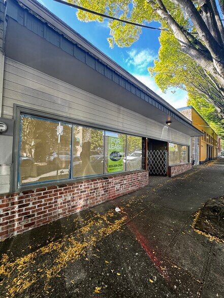 More Photos Of 1700-1720 NW Marshall St, Portland Storefront For Lease